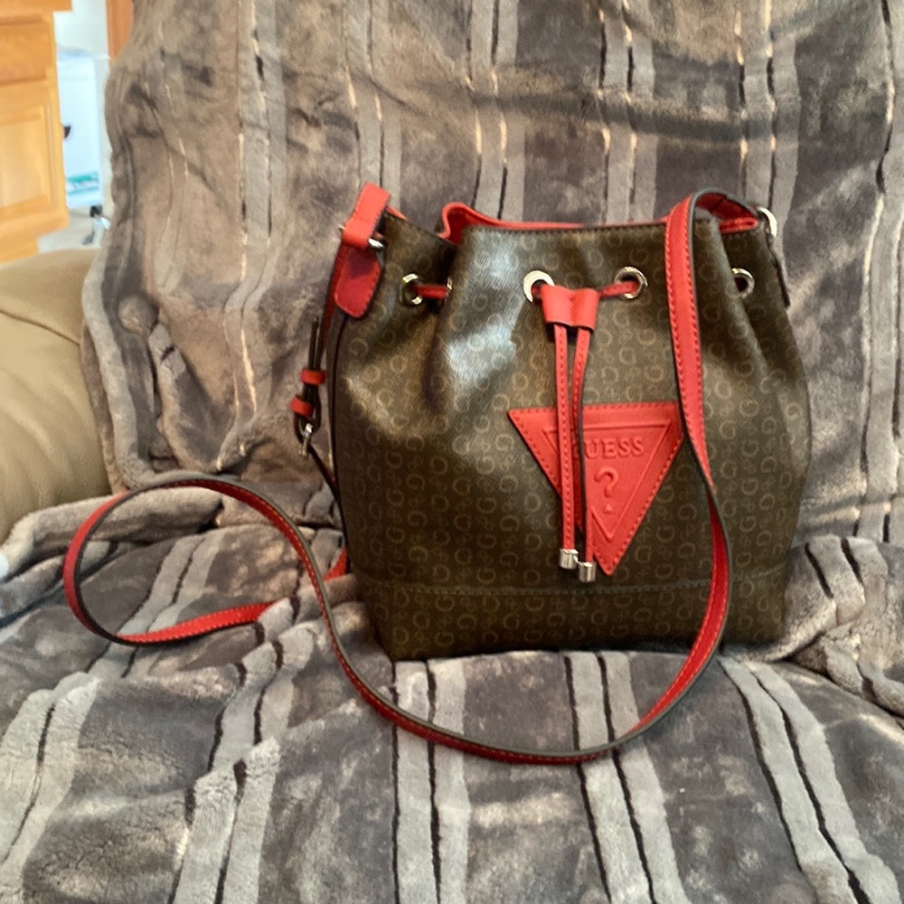 Guess bucket purse